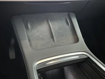 TESLA Model Y Leder Pano R.Cam Wä.pumpe Autopilot 4SHZ