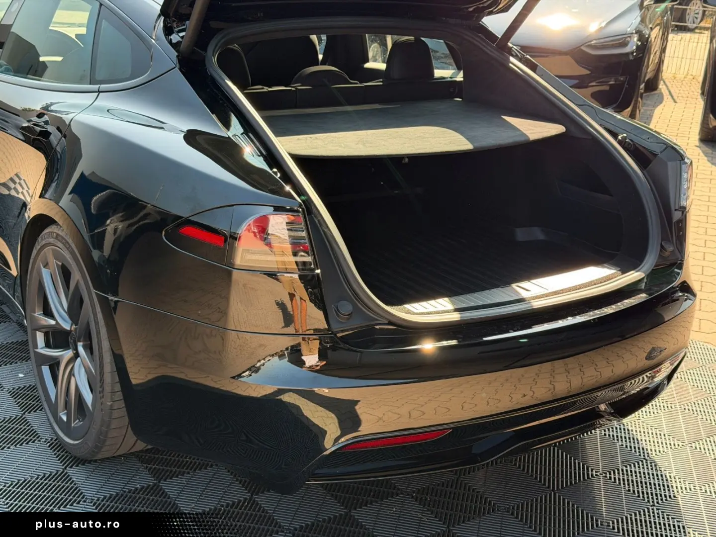 TESLA MODEL S PLAID  MATRIX LED FULL SELF DRIVE  HW4