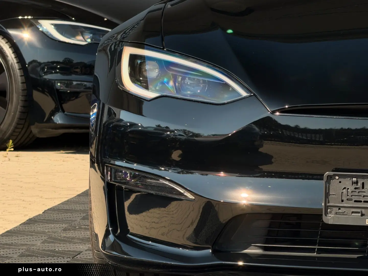 TESLA MODEL S PLAID  MATRIX LED FULL SELF DRIVE  HW4