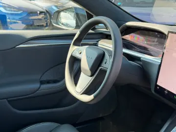 TESLA MODEL S PLAID  MATRIX LED FULL SELF DRIVE  HW4