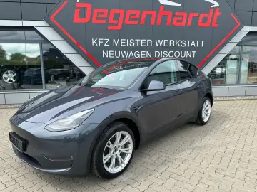TESLA Model Y Long Range Dual AWD Matrix Wärmepumpe