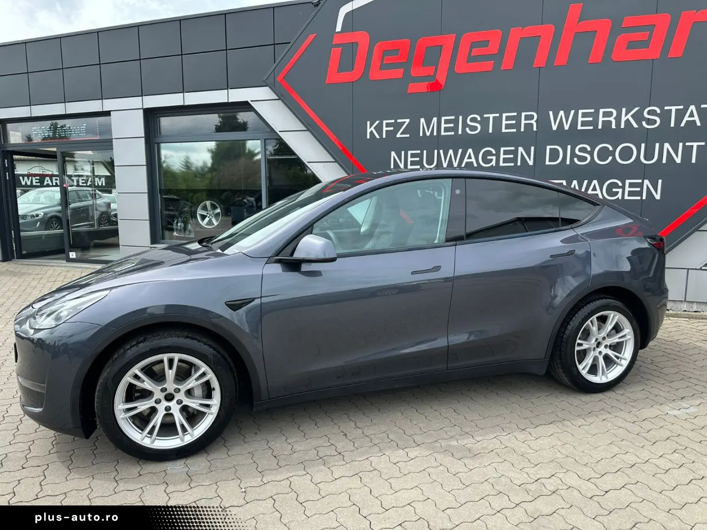 TESLA Model Y Long Range Dual AWD Matrix Wärmepumpe