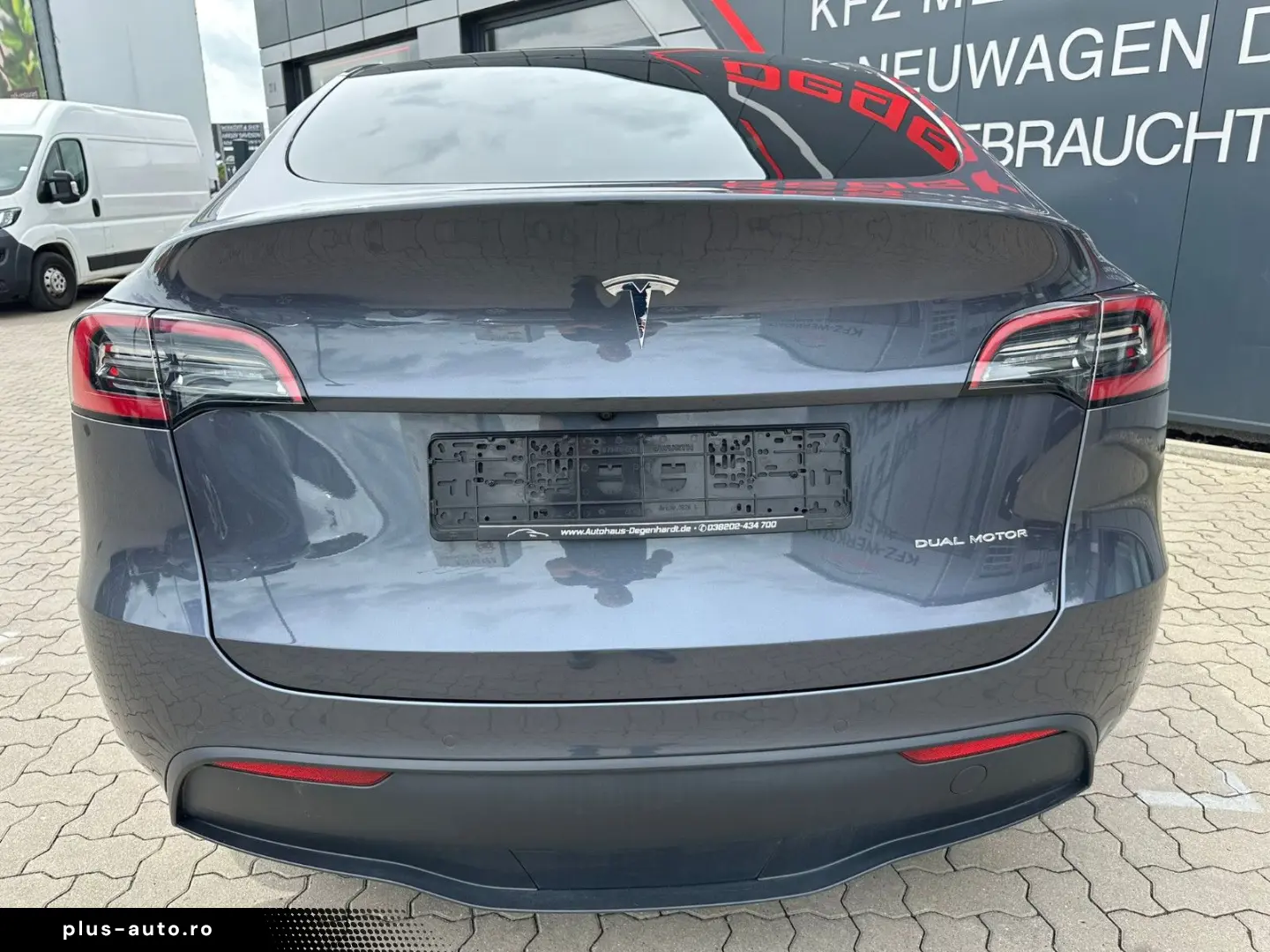 TESLA Model Y Long Range Dual AWD Matrix Wärmepumpe