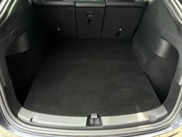 TESLA Model Y Long Range Dual AWD Matrix Wärmepumpe