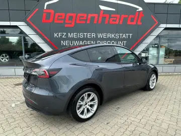 TESLA Model Y Long Range Dual AWD Matrix Wärmepumpe