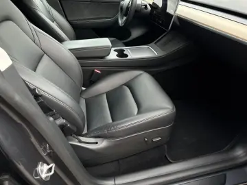 TESLA Model Y Long Range Dual AWD Matrix Wärmepumpe