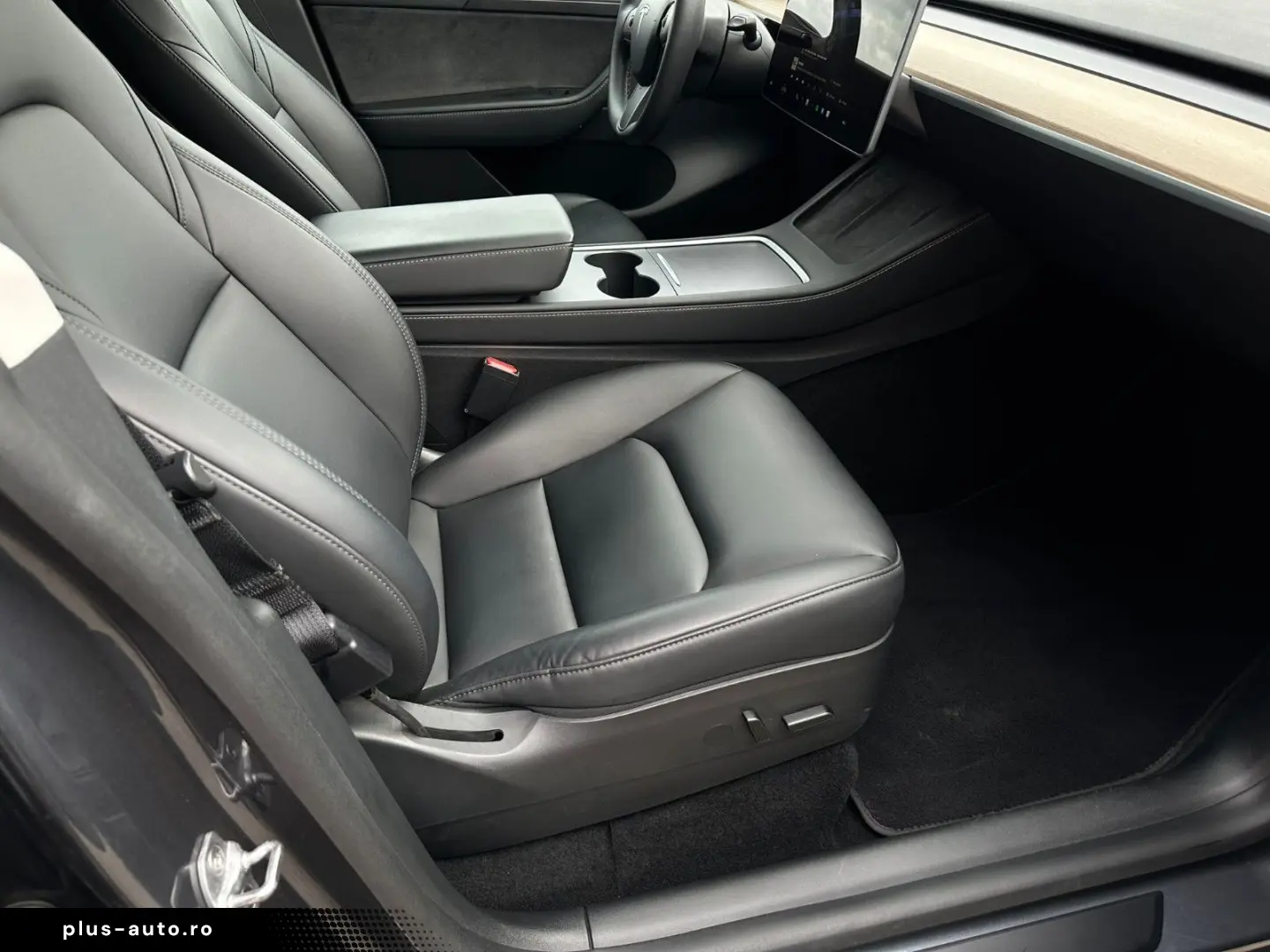 TESLA Model Y Long Range Dual AWD Matrix Wärmepumpe