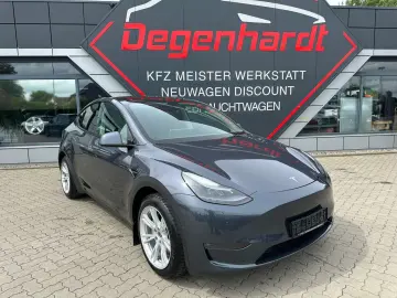 TESLA Model Y Long Range Dual AWD Matrix Wärmepumpe