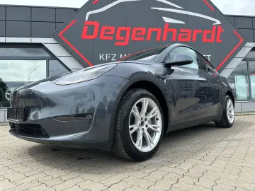 TESLA Model Y Long Range Dual AWD Matrix Wärmepumpe