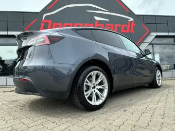 TESLA Model Y Long Range Dual AWD Matrix Wärmepumpe