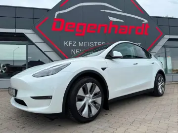 TESLA Model Y Long Range Dual AWD Matrix Wärmepumpe