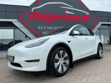 TESLA Model Y Long Range Dual AWD Matrix Wärmepumpe