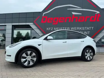 TESLA Model Y Long Range Dual AWD Matrix Wärmepumpe