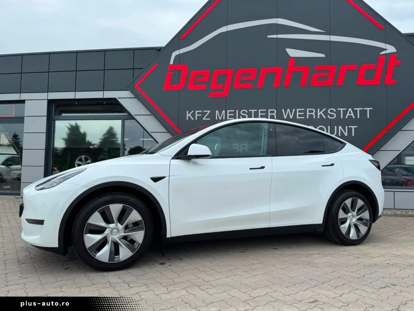 TESLA Model Y Long Range Dual AWD Matrix Wärmepumpe