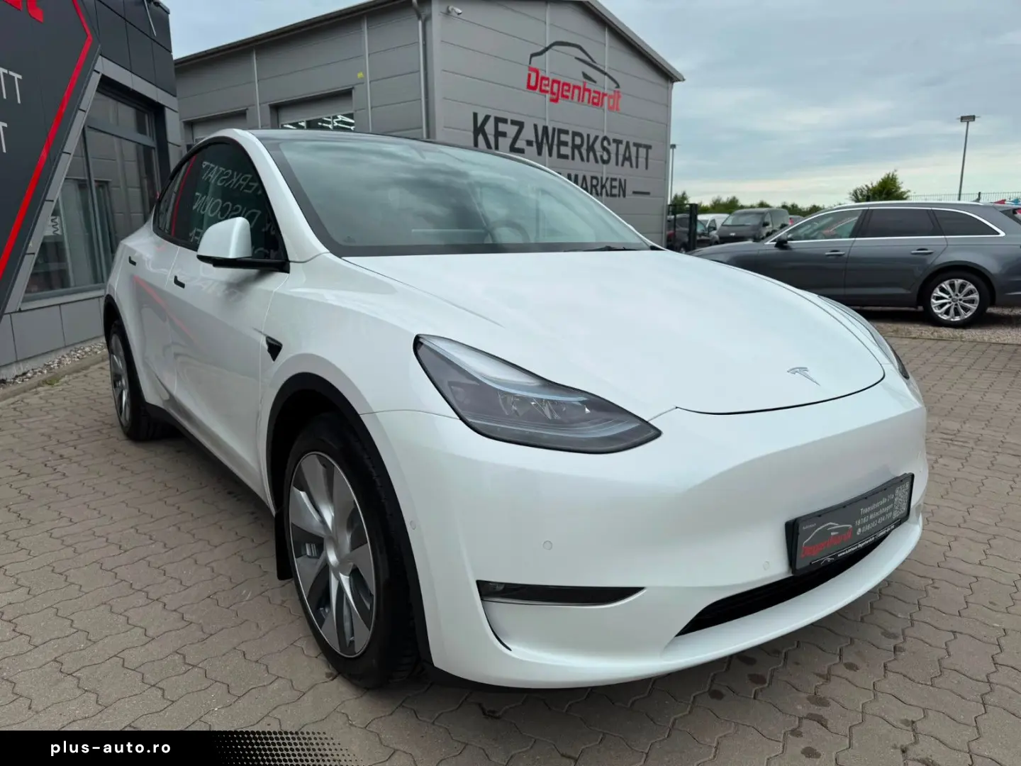 TESLA Model Y Long Range Dual AWD Matrix Wärmepumpe