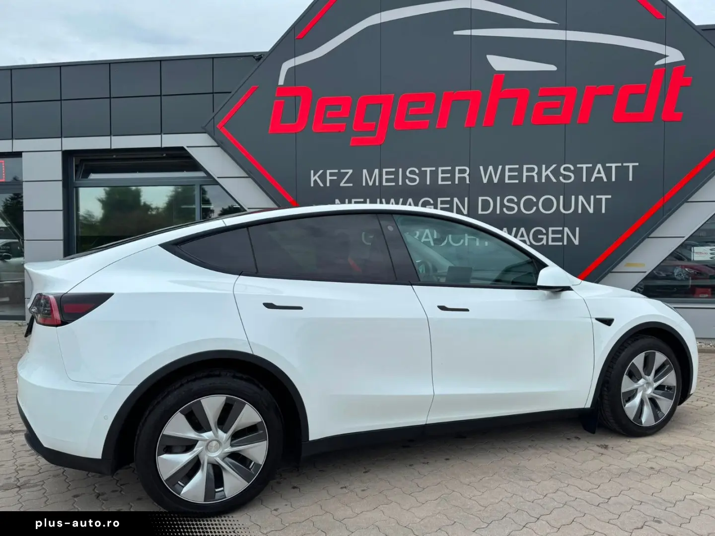 TESLA Model Y Long Range Dual AWD Matrix Wärmepumpe