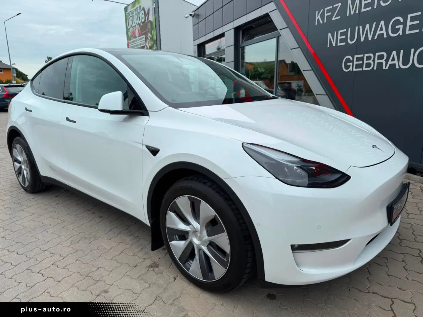 TESLA Model Y Long Range Dual AWD Matrix Wärmepumpe