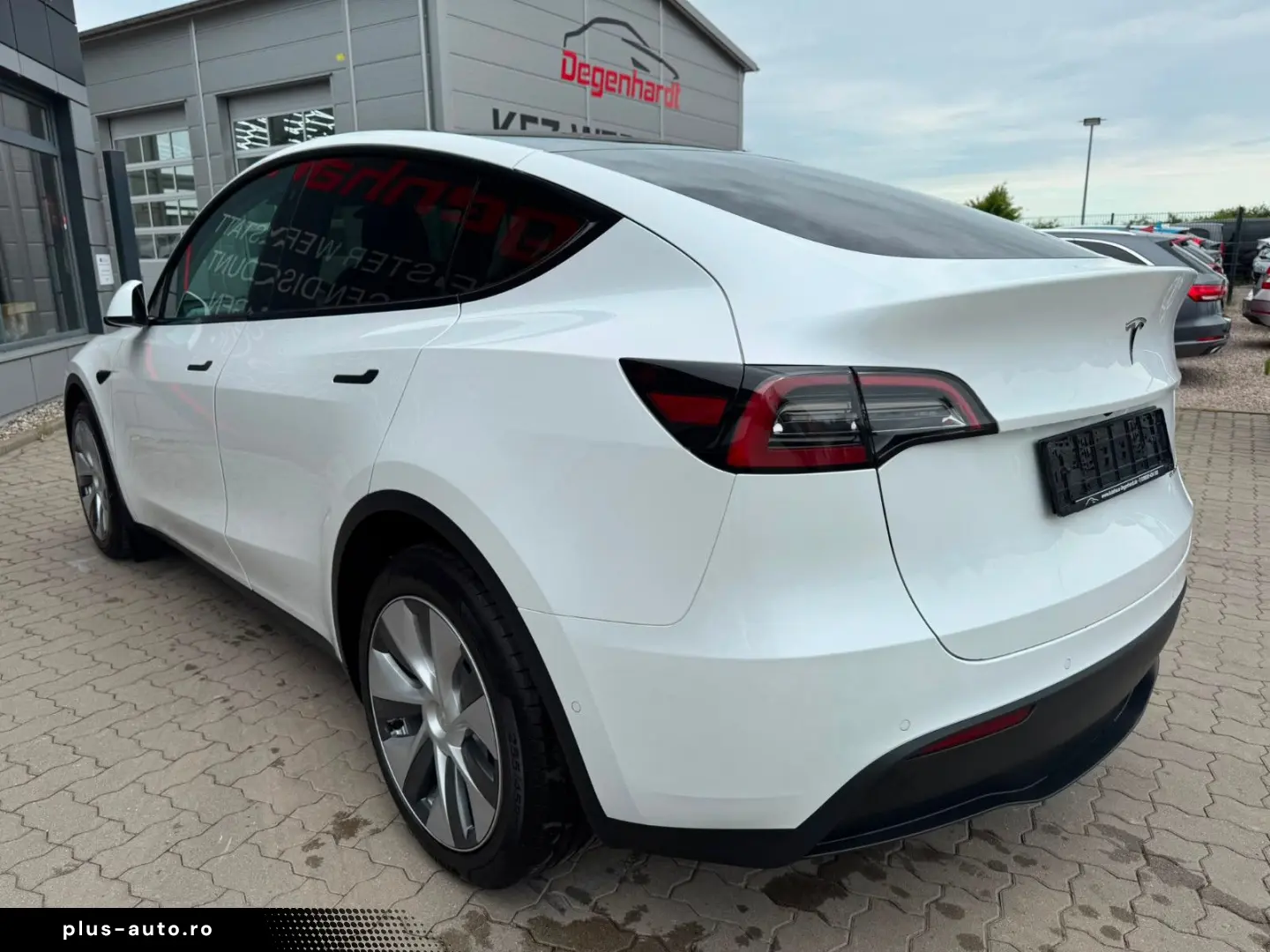 TESLA Model Y Long Range Dual AWD Matrix Wärmepumpe