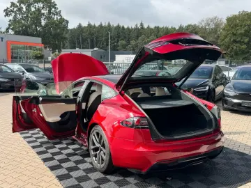 TESLA MODEL S PALLADIUM   FULL SELF DRIVE 4  ULTRA RED