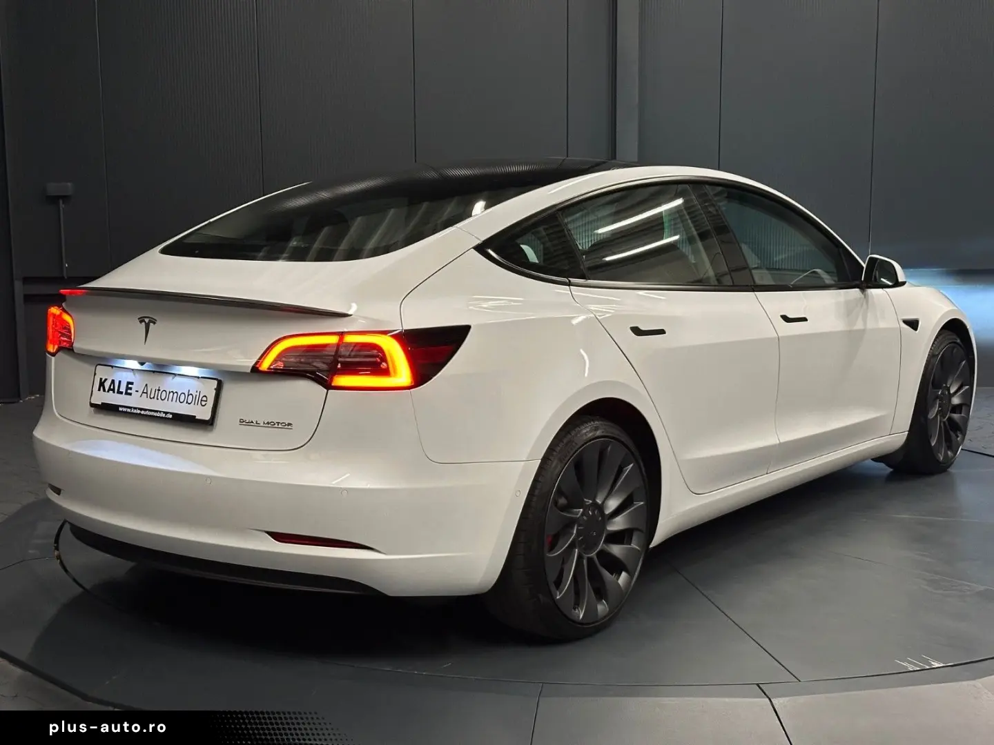 TESLA Model 3 Performance Dual AWD  20