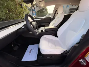 TESLA Model Y RWD