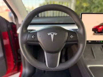 TESLA Model Y RWD