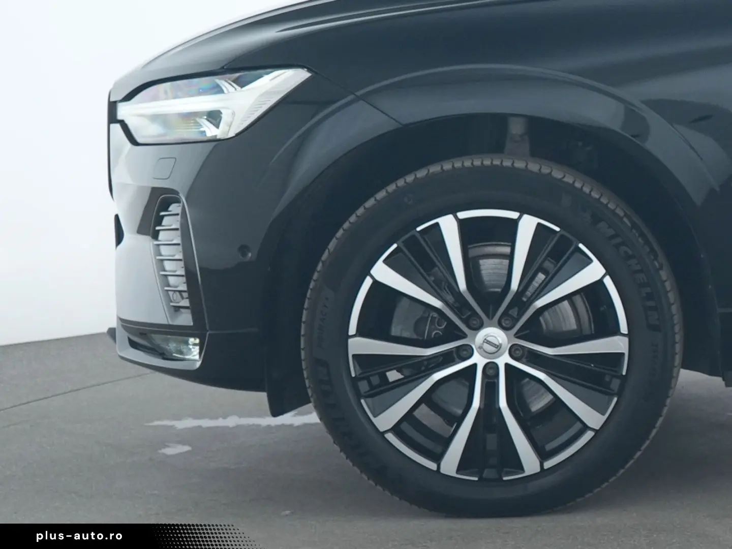 VOLVO XC60 Ultimate Dark Martix B&W 360 FourC Pano ACC