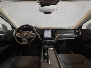 VOLVO XC60 B5 AWD Core 19inch Google-Maps LED-Thors-Hammer