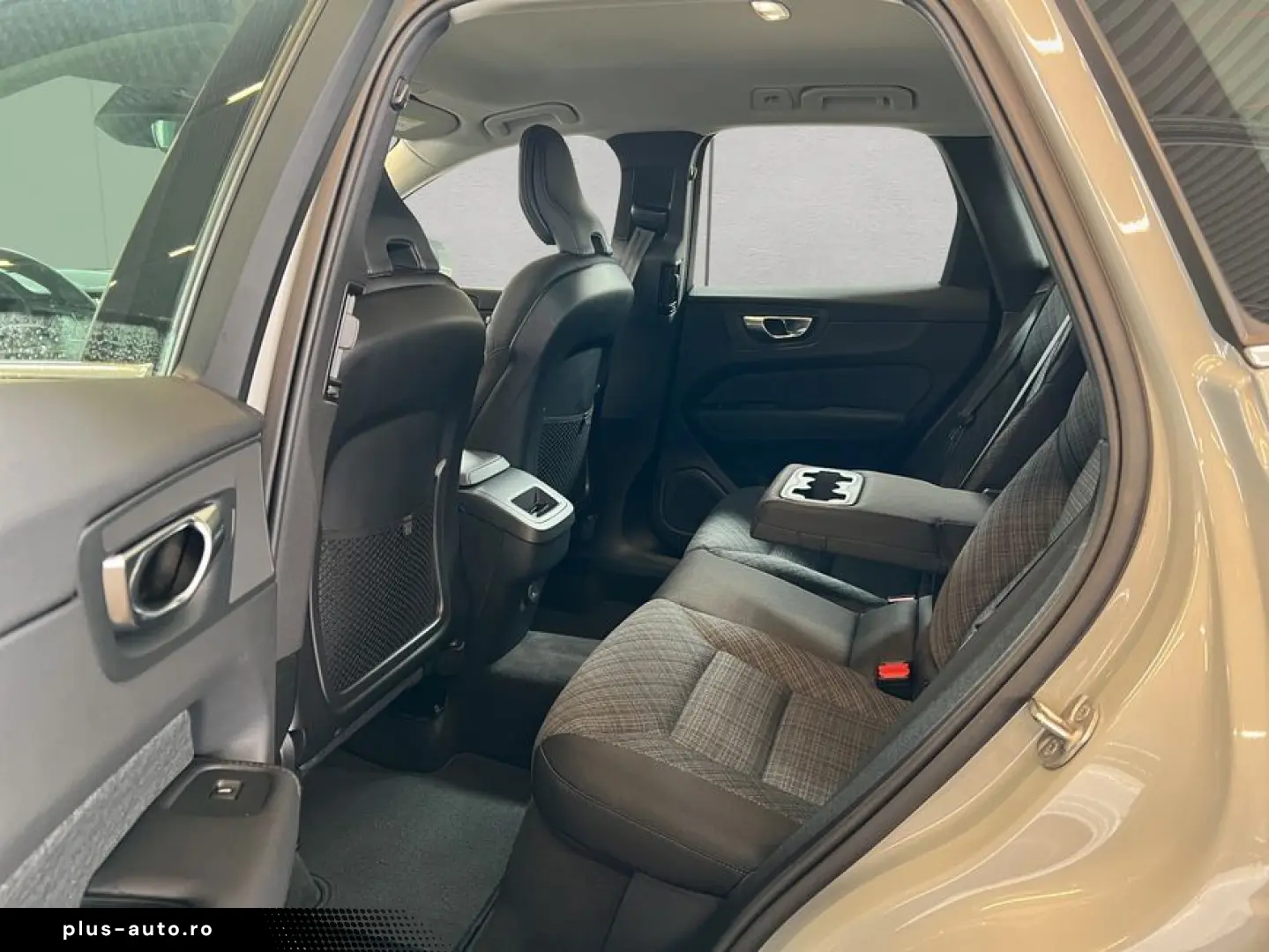 VOLVO XC60 B5 AWD Core 19inch Google-Maps LED-Thors-Hammer