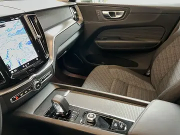 VOLVO XC60 B5 AWD Core 19inch Google-Maps LED-Thors-Hammer
