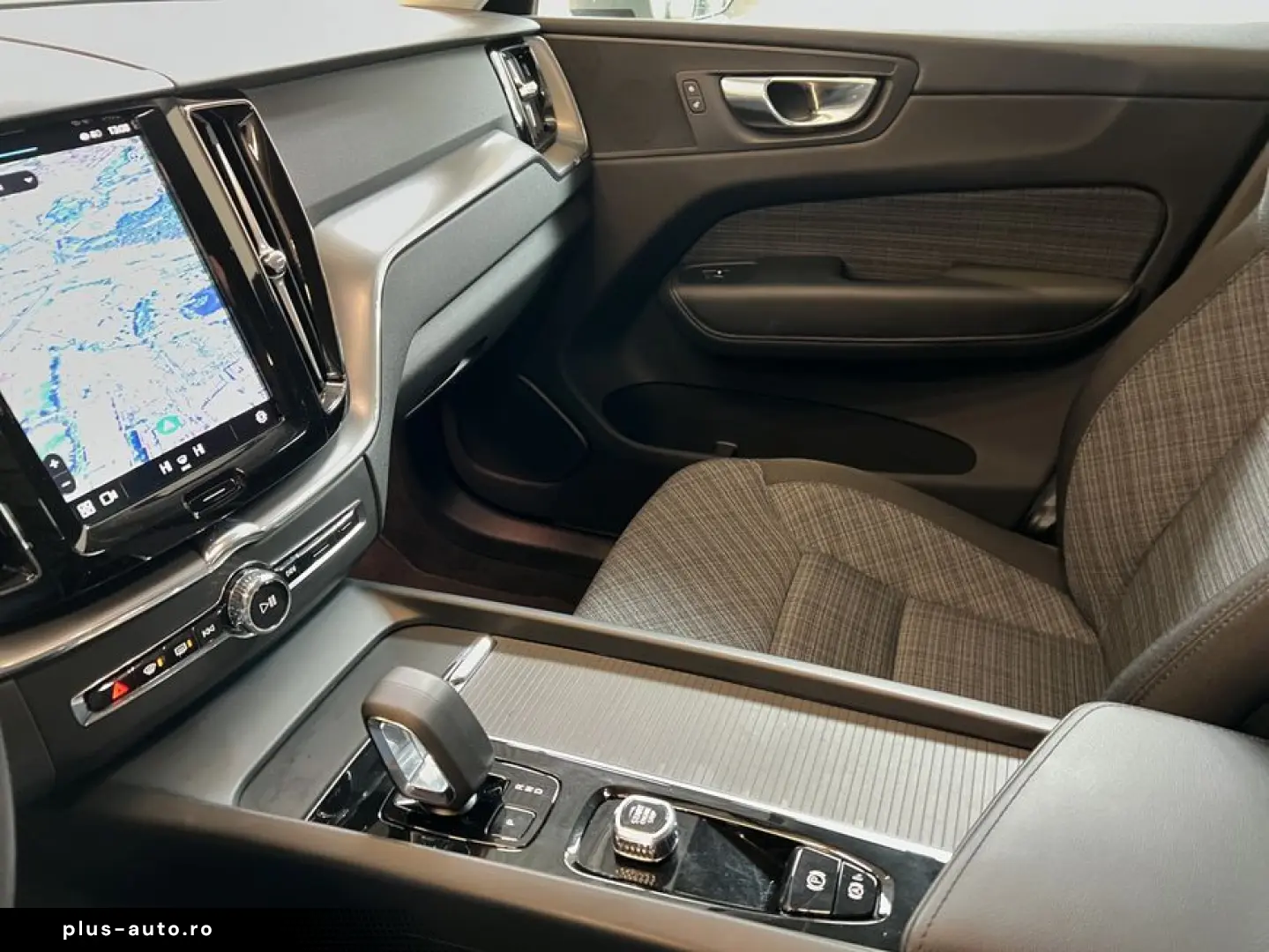 VOLVO XC60 B5 AWD Core 19inch Google-Maps LED-Thors-Hammer