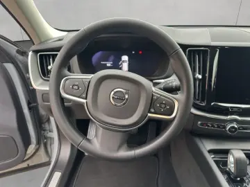 VOLVO XC60 B5 B AWD Core Aut 19; Maps LED Kamera PDCv