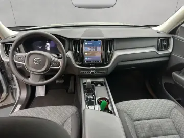 VOLVO XC60 B5 B AWD Core Aut 19; Maps LED Kamera PDCv