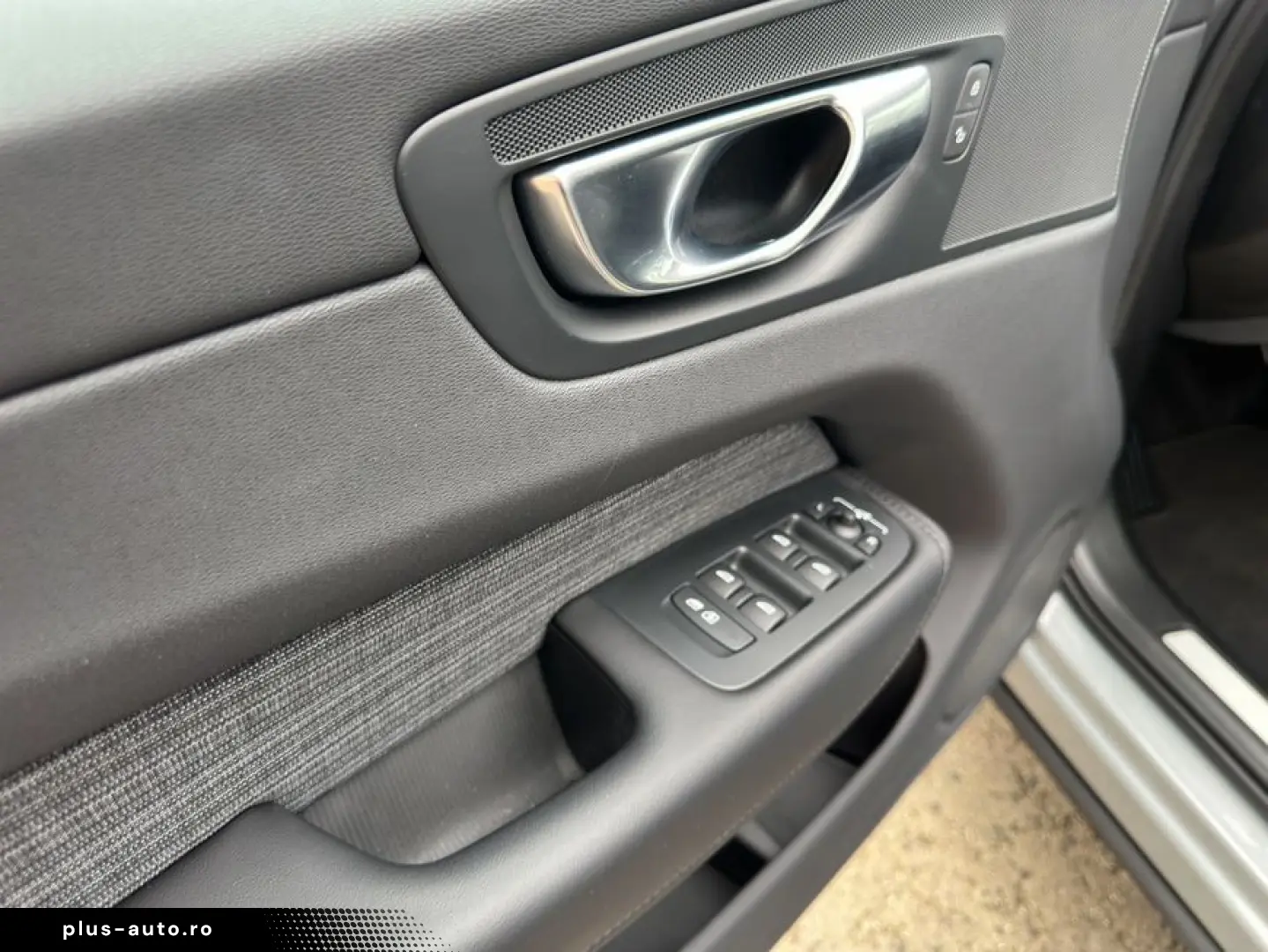 VOLVO XC60 B5 B AWD Core Aut 19; Maps LED Kamera PDCv