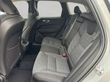 VOLVO XC60 B5 B AWD Core Aut 19; Maps LED Kamera PDCv