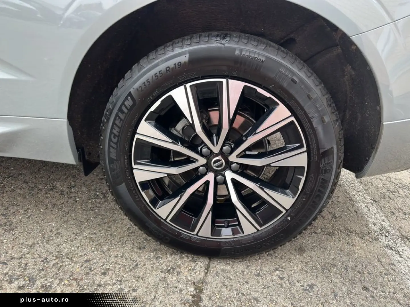 VOLVO XC60 B5 B AWD Core Aut 19; Maps LED Kamera PDCv