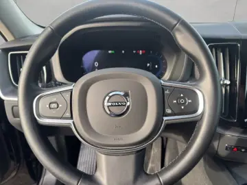 VOLVO XC60 B5 AWD Core Aut 19; Google-Maps Kamera Ein