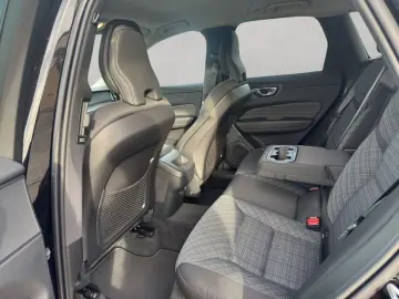 VOLVO XC60 B5 AWD Core Aut 19; Google-Maps Kamera Ein