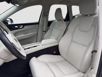 VOLVO XC60 B5 Inscription AWD AHK Standhz Kam Four-C