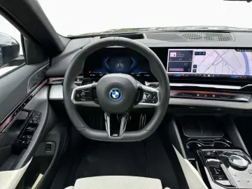 BMW i5 eDr40 T M Sport Pano Iconic AktivL B&W AutoB
