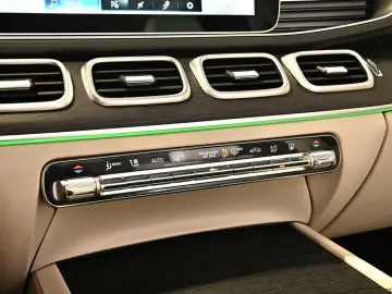 MERCEDES-BENZ GLS 400 d 4M AMG Sport NIGHT AHK STANDHZ. PANO