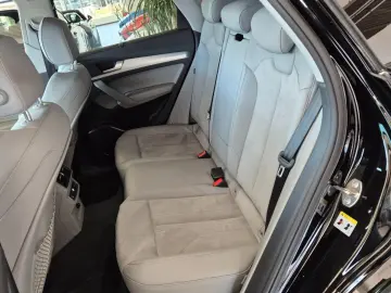 AUDI Q5 40 TDI Quattro Advanced