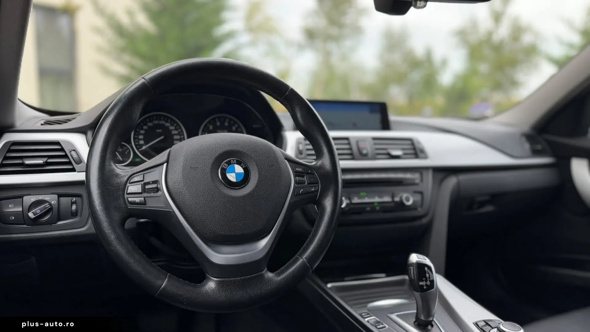 BMW 320i 2012 High Executive Head up Led
