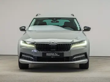 SKODA Superb Combi 2.0 TDI 4x4 Scout AHK DCC ACC BLACK
