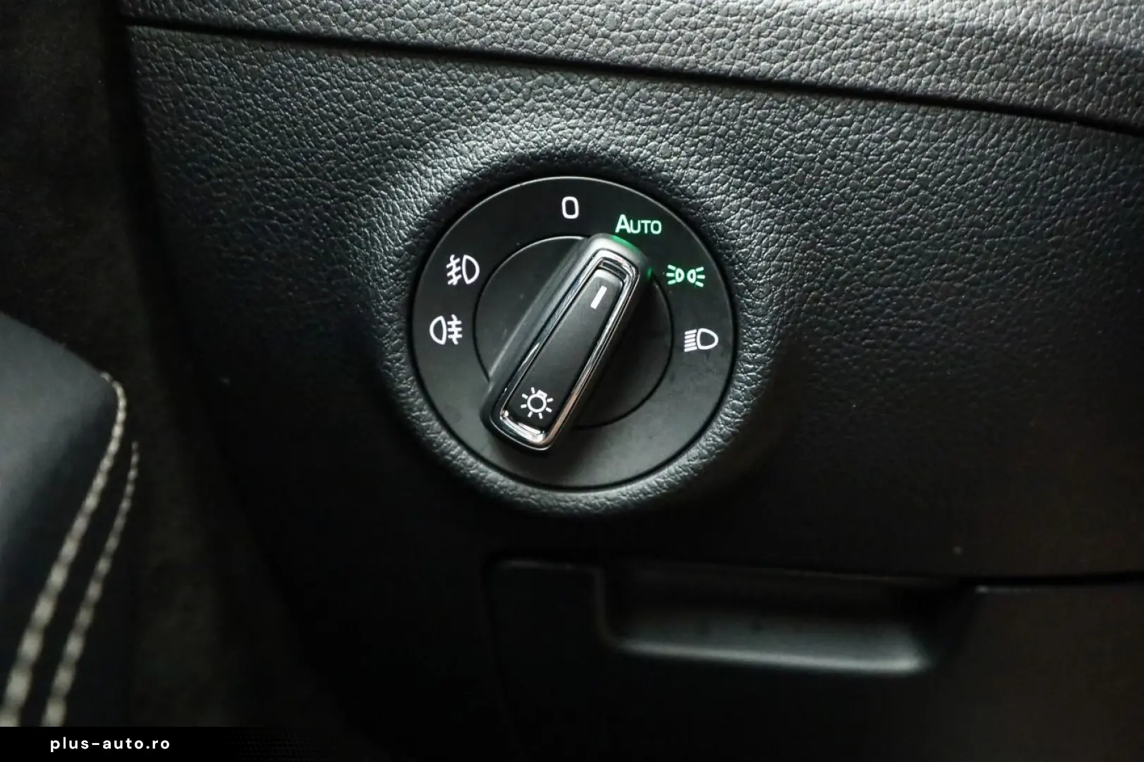 SKODA Superb Combi 2.0 TDI 4x4 Scout AHK DCC ACC BLACK