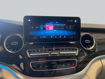 MERCEDES-BENZ V 300 d lang Avantgarde Edition AMG