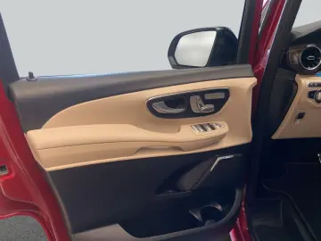 MERCEDES-BENZ V 300 d lang Avantgarde Edition AMG