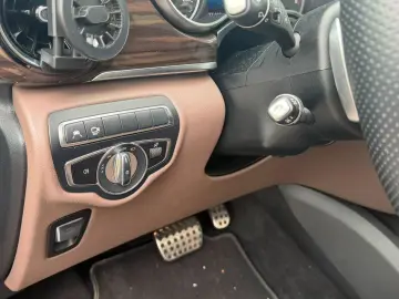 MERCEDES-BENZ V300d AVANTGARDE AMGLine Nappa Pano Dist