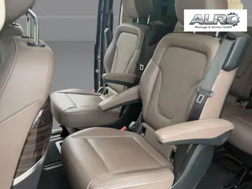 MERCEDES-BENZ V300d AVANTGARDE AMGLine Nappa Pano Dist