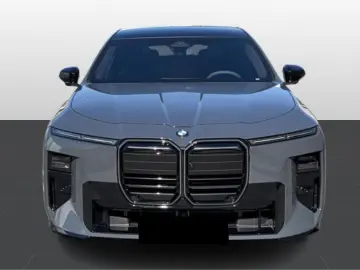 BMW 7 Series 740 xDrive Sedan